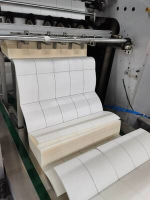 貼り付け式熱バーコードステッカー ファンフォールド 貼り付け式ラベルステッカー カスタマイズされたサイズ 100mm*150mm